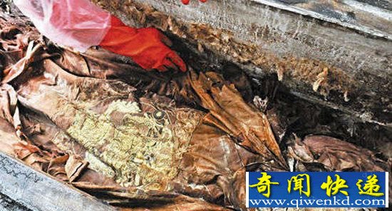 北京石景山惊现龙袍干尸 专家疑为顺治真身