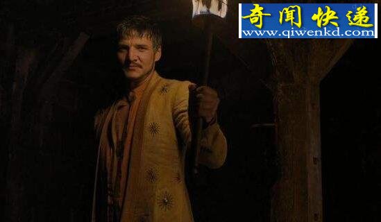 红毒蛇大战魔山,红毒蛇竟被捏爆头颅(话多作死)
