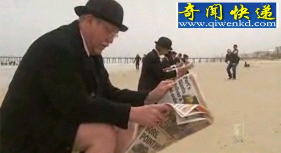 抗议澳大利亚厕所太少 12人集体沙滩脱裤坐马桶