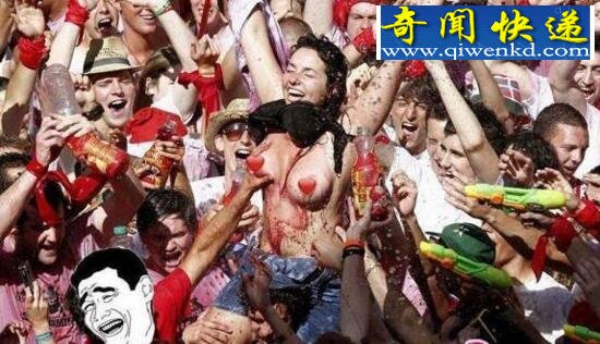 西班牙摸奶节,袒胸露乳随便摸(组图)