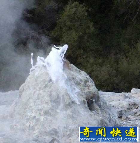 添加肥皂的方法目前仍被用来诱使夫人间歇泉喷发 (图文)全球十大惊艳间歇喷泉