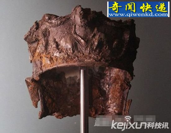 古罗马马镀银头盔女神图案现千金宝藏