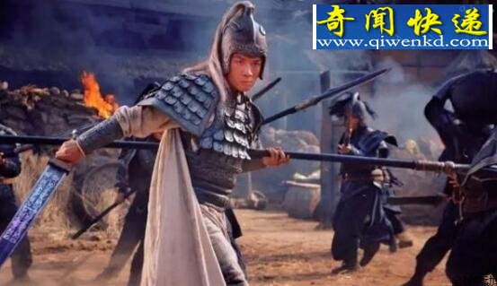 赵云的武器是什么,龙胆亮银枪/青釭剑